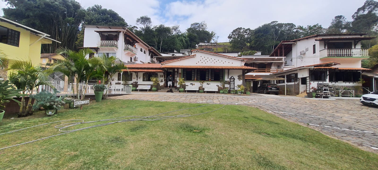 POUSADA, COM EXCLUSIVIDADE, RUA BRUNO LUCCI, VILA SUÍÇA, MIGUEL PEREIRA/RJ.  
