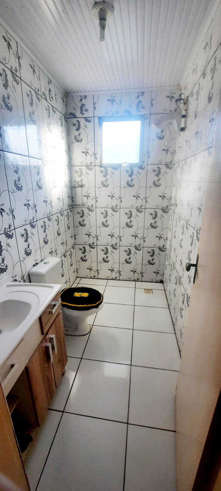 Casa e pavilhão a venda no Bairro Novo Atlântico