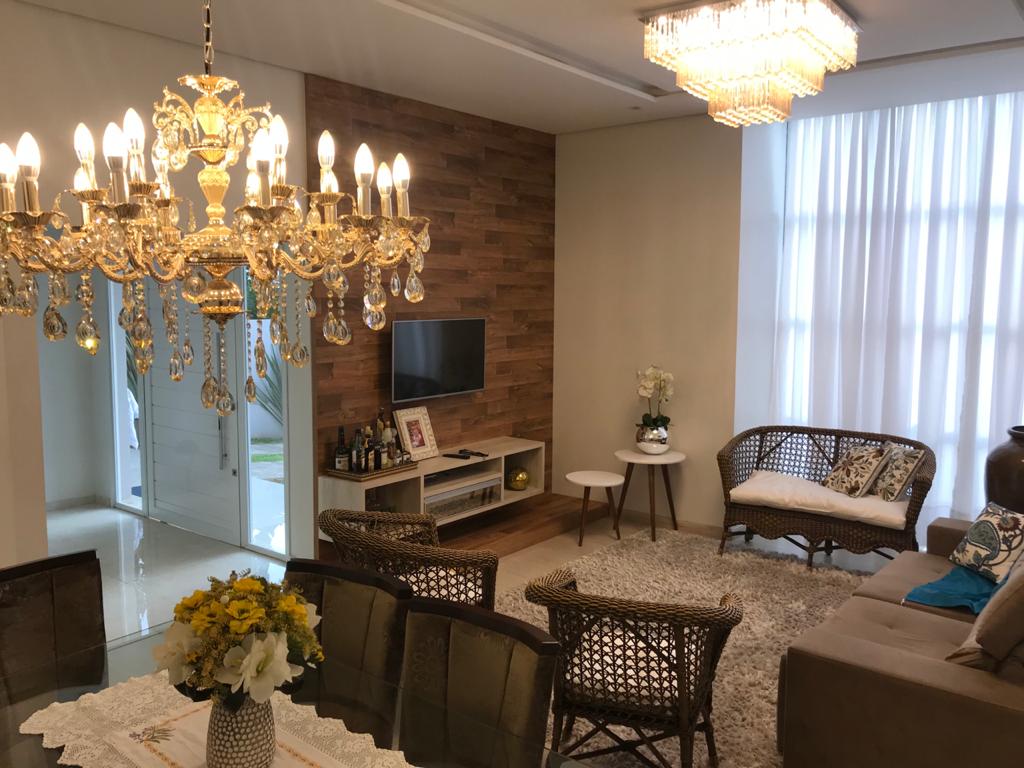 Casa de alto padrão a venda no Bairro José Bonifácii