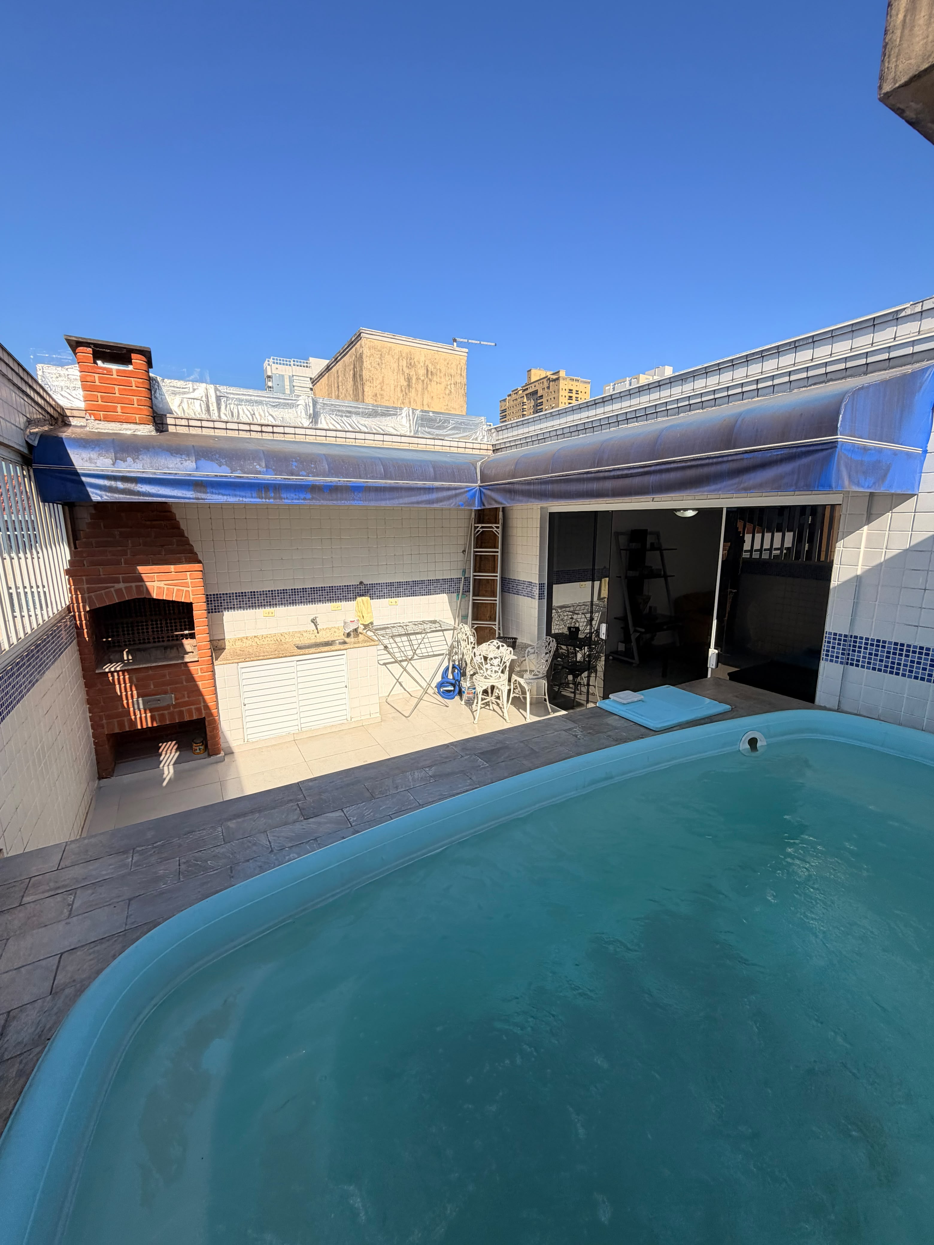 EMBARE- CASA TRIPLEX 4 SUITES-PISCINA E CHURRASQUEIRA  – 3 VAGAS