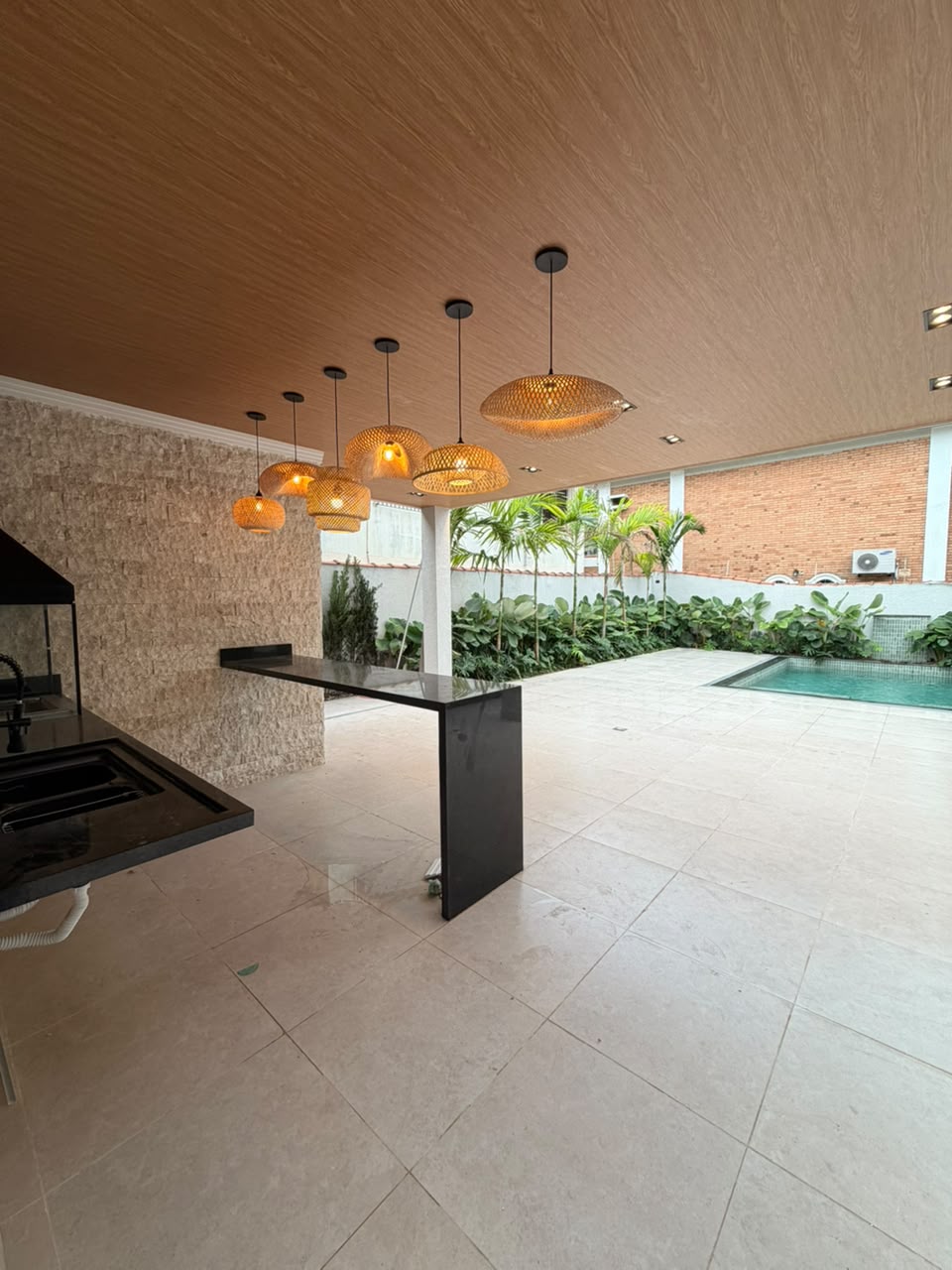 EMBARE- CASA MARAVILHOSA- 3 SUITES-3 CLOSETS-DEP-PISCINA-3 VAGAS- REF 2489