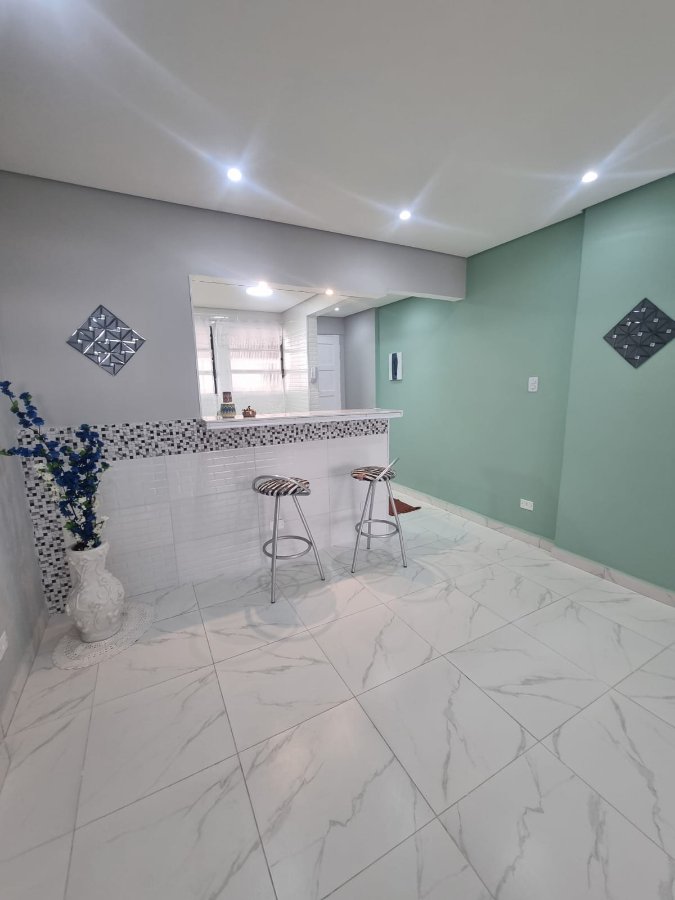 PONTA DA PRAIA- APARTAMENTO REFORMADO  01 DORMITORIO- 1 QUADRA DA PRAIA- GAR COL- REF 2511