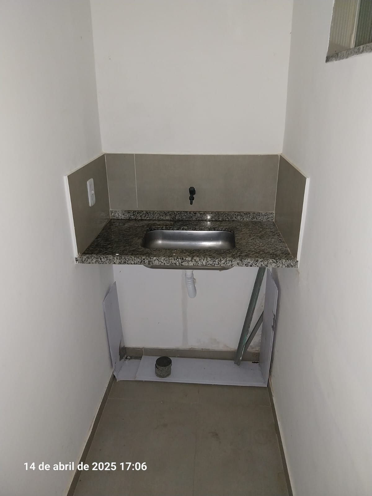 APARTAMENTO COMERCIAL NO CENTRO DE ALCÂNTARA