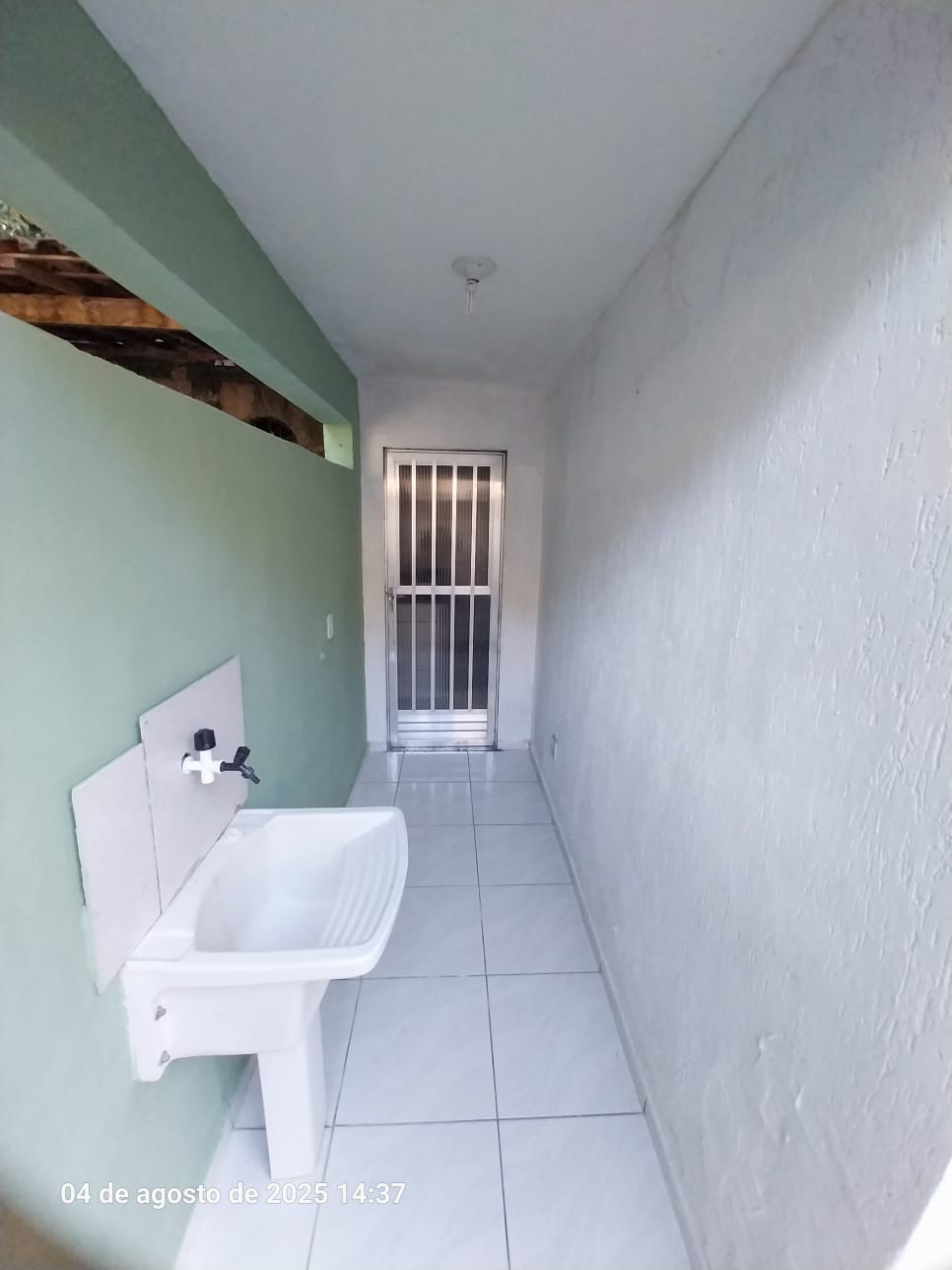 CASA NO BAIRRO ALMERINDA