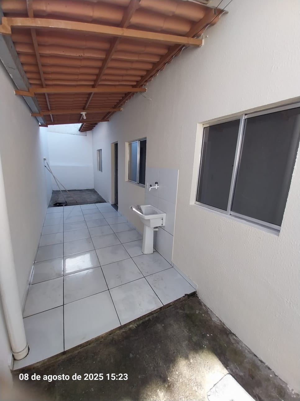 CASA NO BAIRRO ALMERINDA