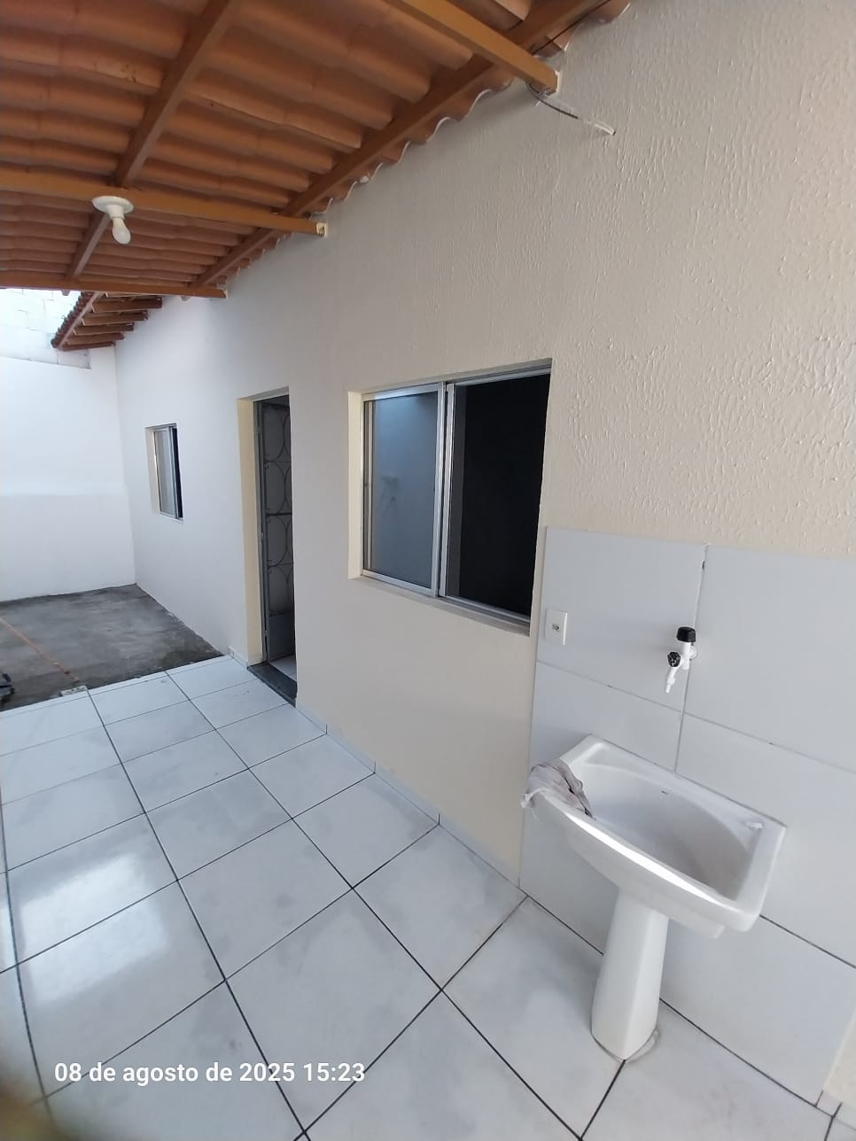 CASA NO BAIRRO ALMERINDA