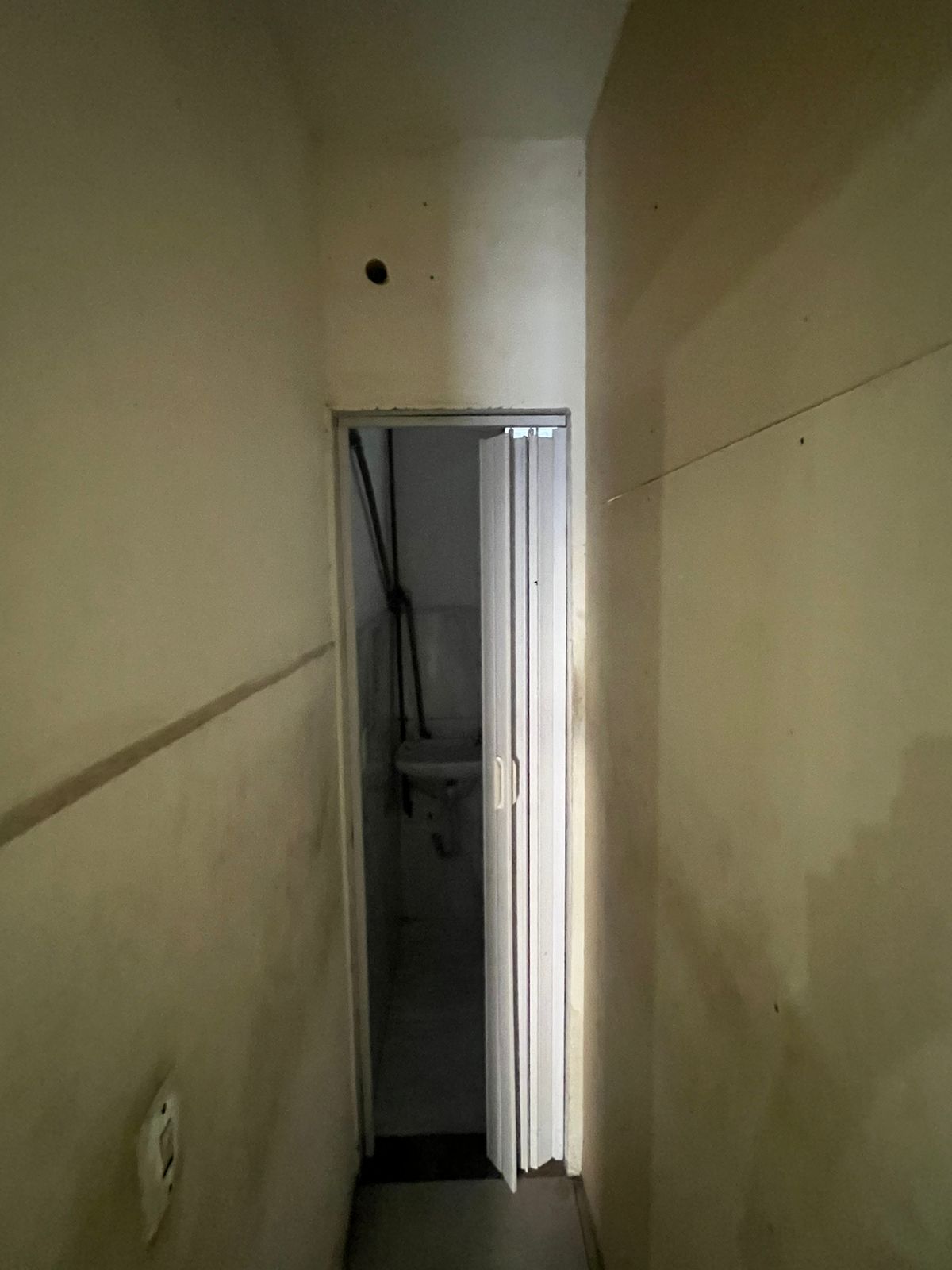 LOJA COMERCIAL COM BANHEIRO