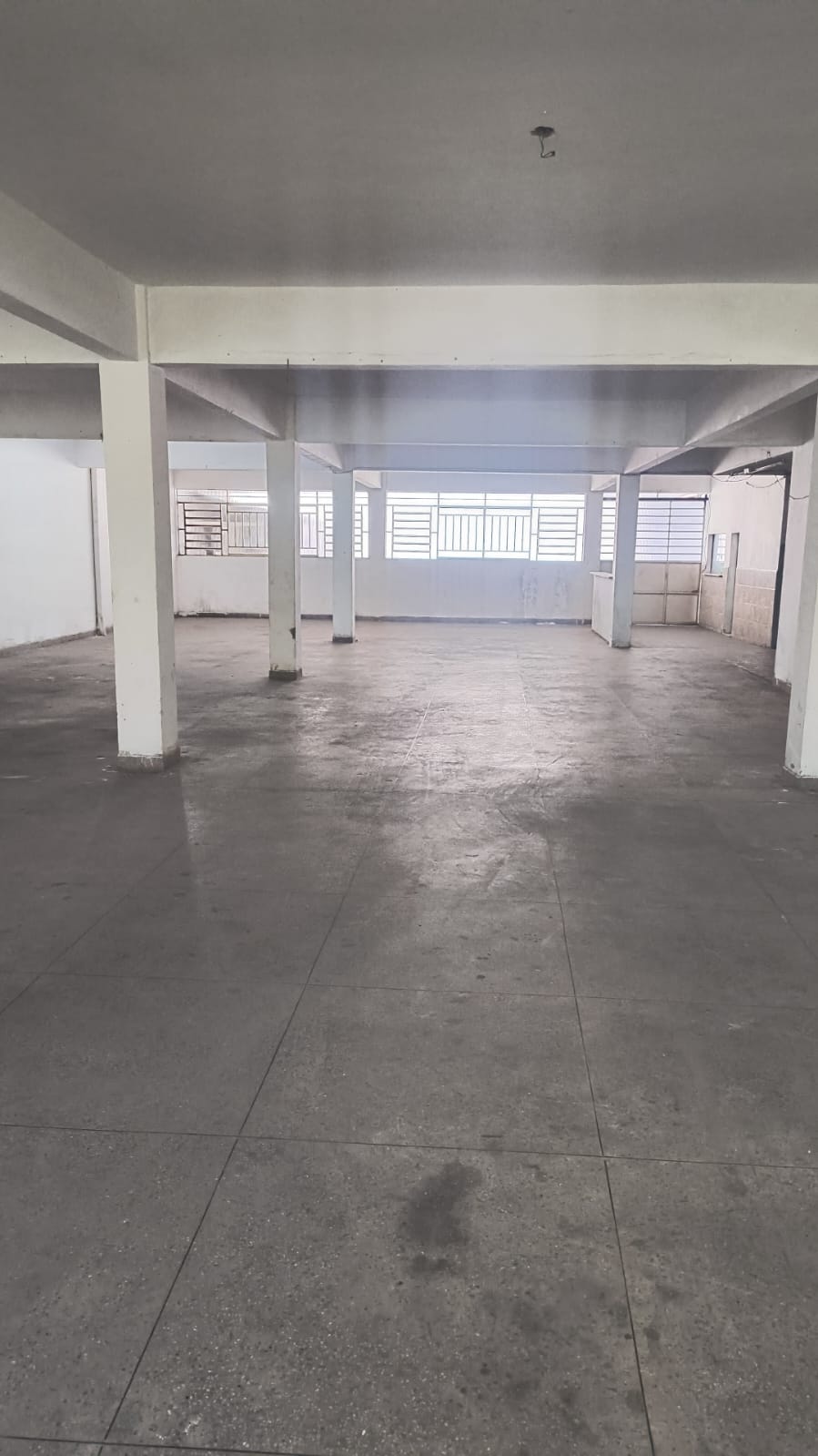 PREDIO COMERCIAL COM 4.000 METROS