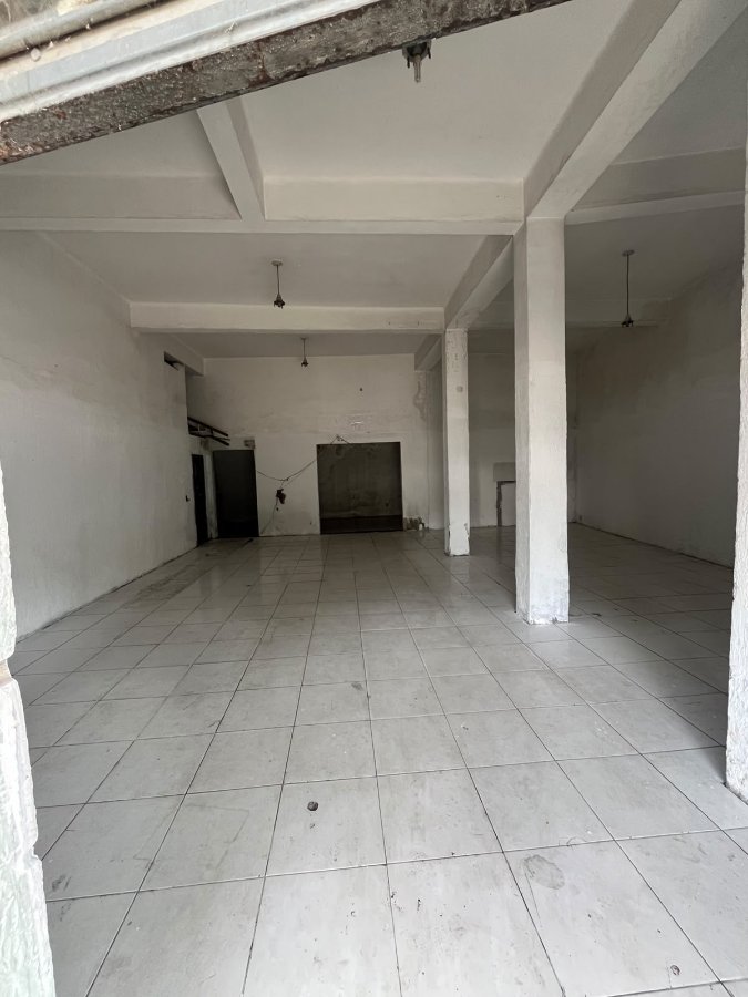 LOJA COMERCIAL COM BANHEIRO