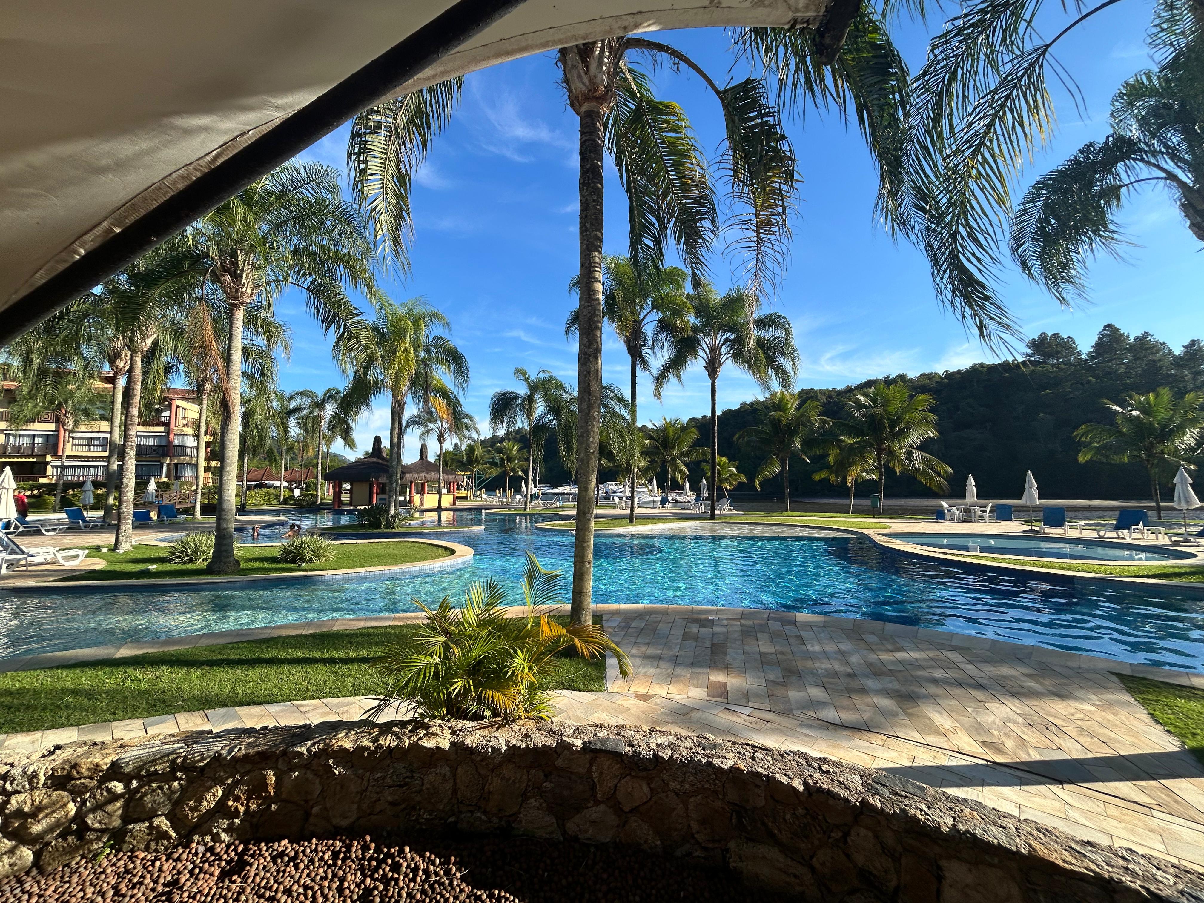 Excelente Flat para venda no Condomínio Marina Costabella - Angra dos Reis/RJ