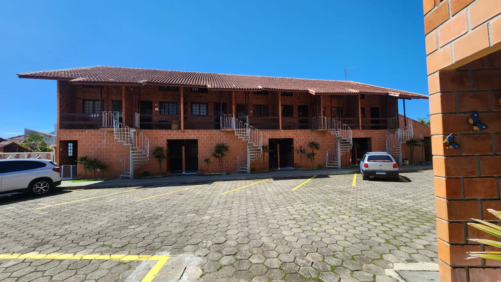 flat 50 metros da prainha