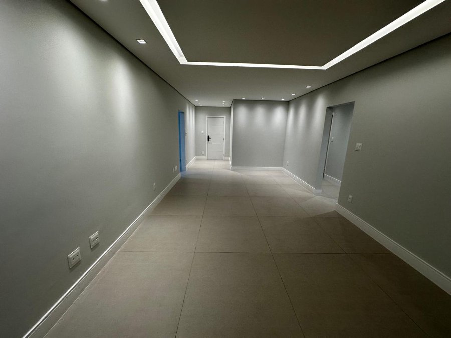 Pompeia Frente ao mar, Todo Reformado, elevador privativo, 137 m2 uteis, Ótimo 3 dorms, suite, sala 2 ambs, cozinha + espaço gourmet, dep. empregada, garagem demarcada