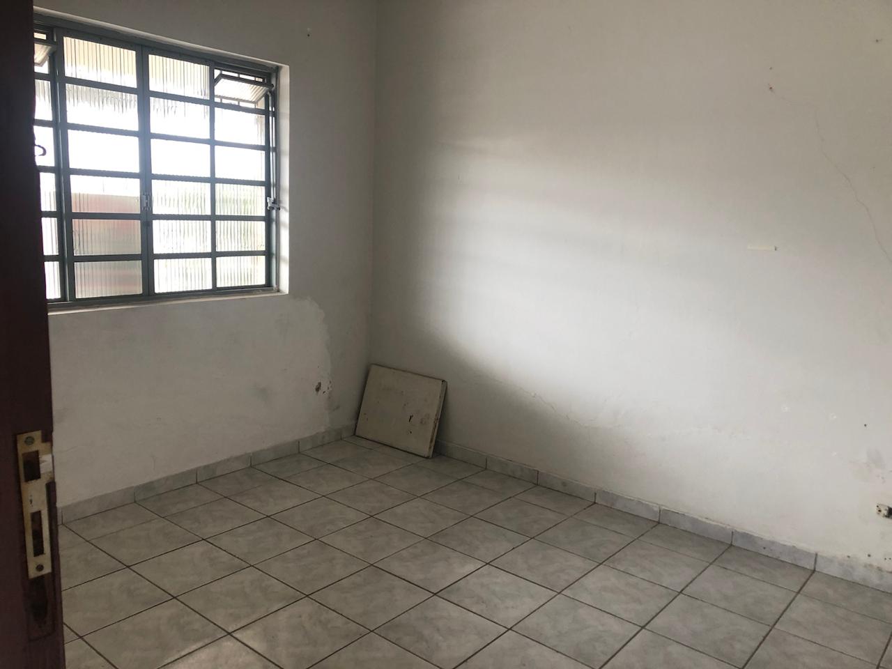CASA PARA DEMOLIÇÃO- NO JARDIM ISMÊNIA
