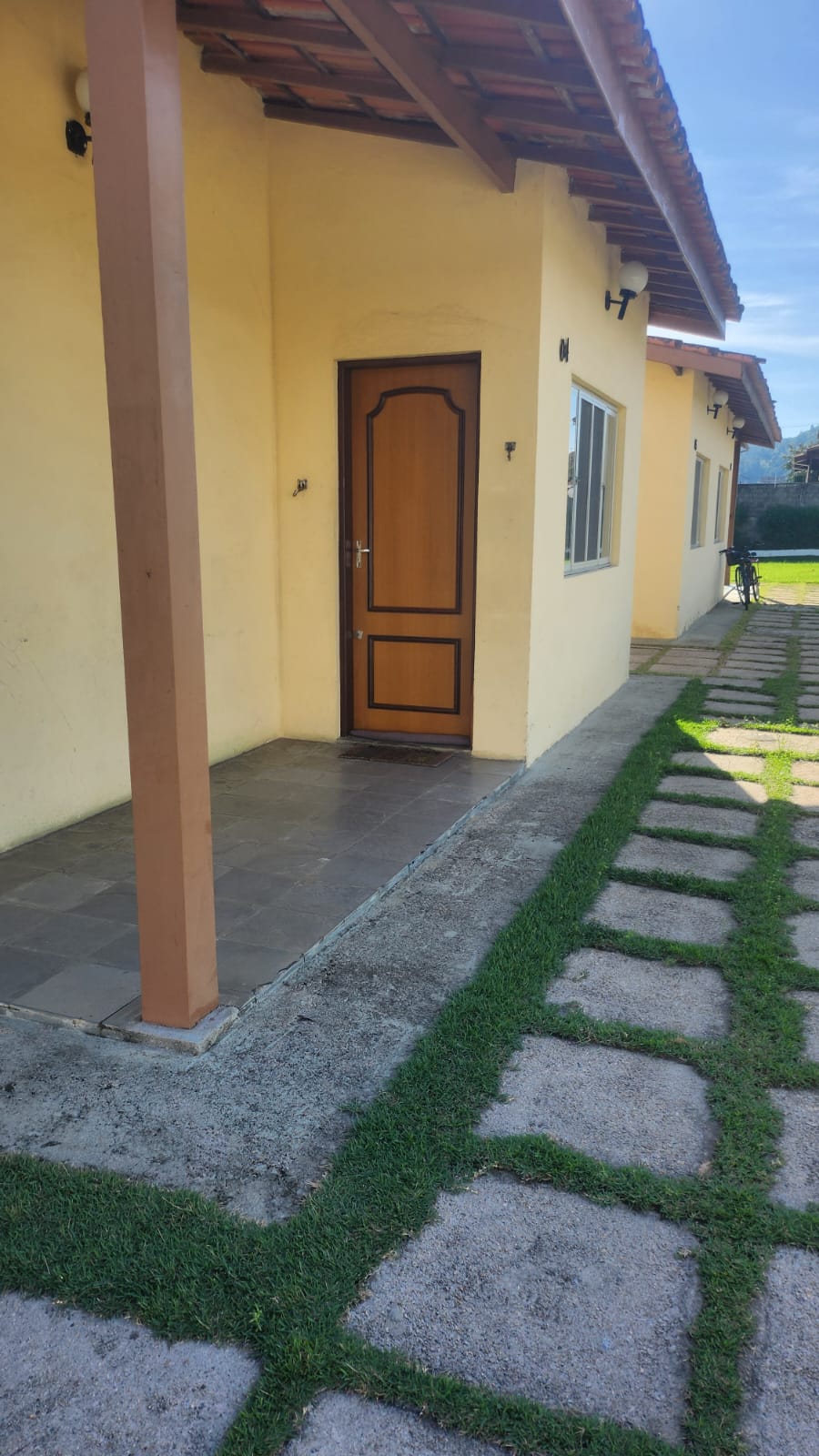 CASA EM CONDOMÍNIO FECHADO NA PRAIA MARTIN DE SÁ-LITORAL NORTE