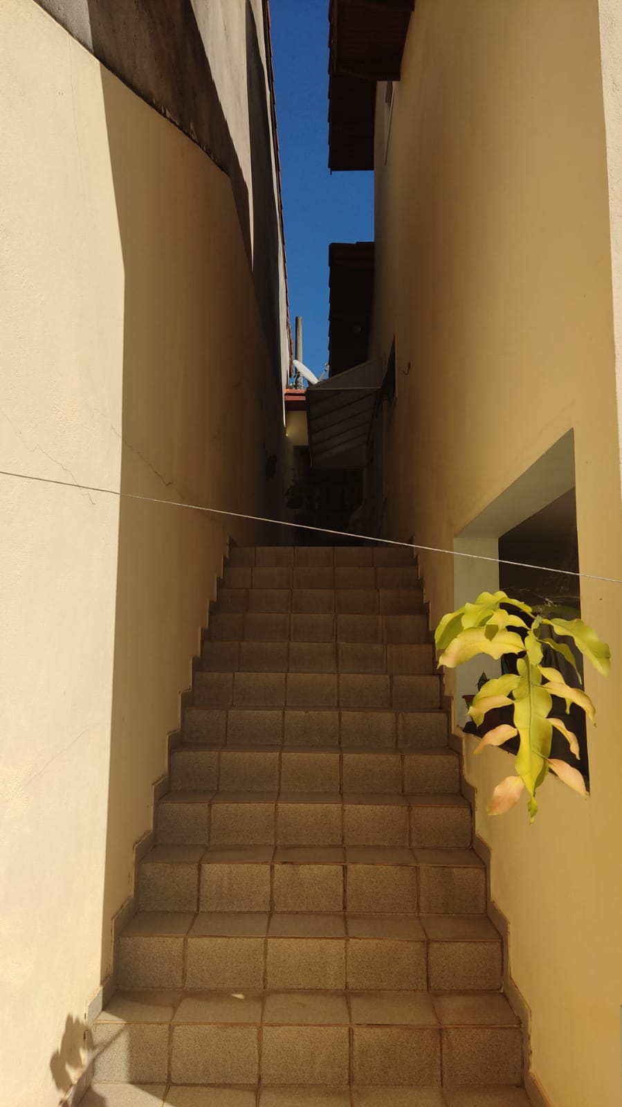 SOBRADO A VENDA NO MONTE CASTELO-ZONA LESTE