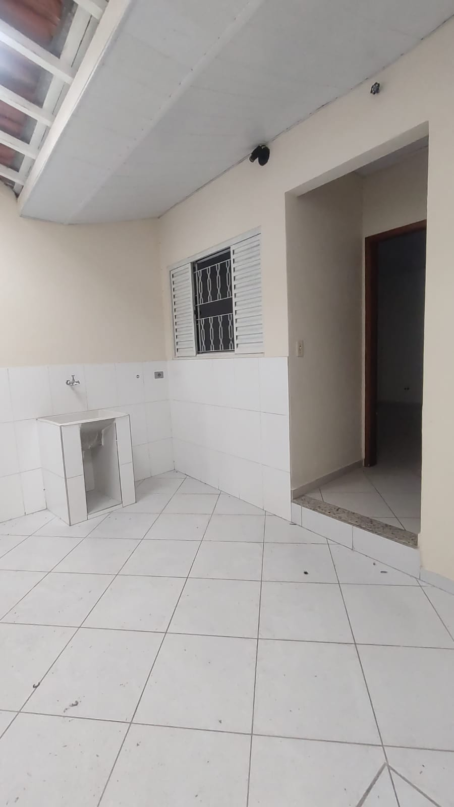 CASA PARA LOCAÇÃO NO BAIRRO- JARDIM DO LAGO