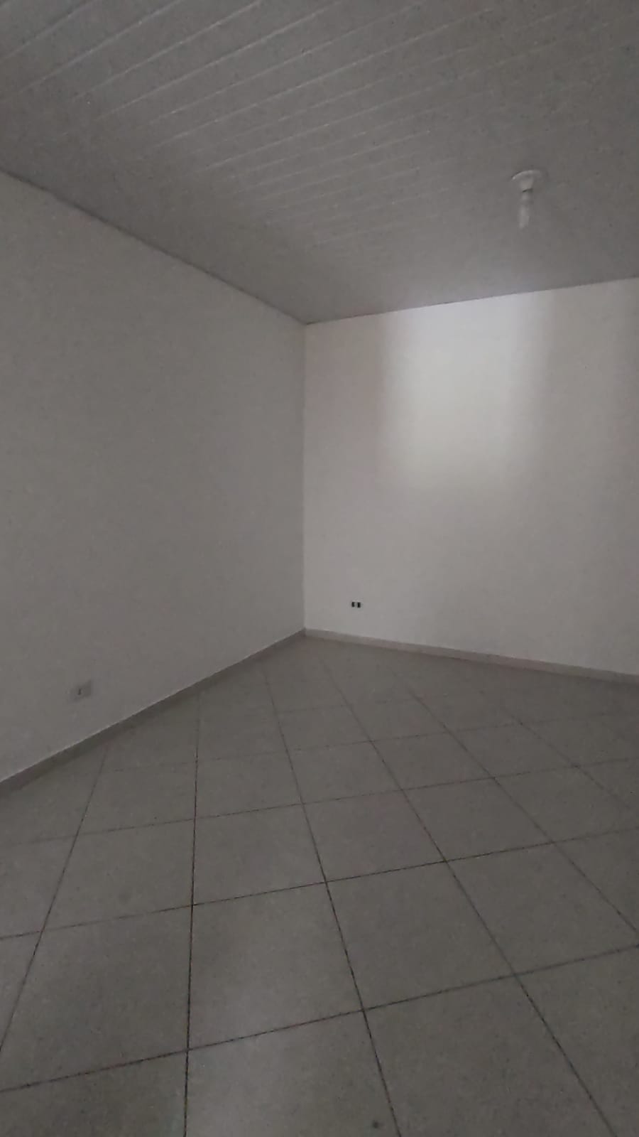 CASA PARA LOCAÇÃO NO BAIRRO- JARDIM DO LAGO