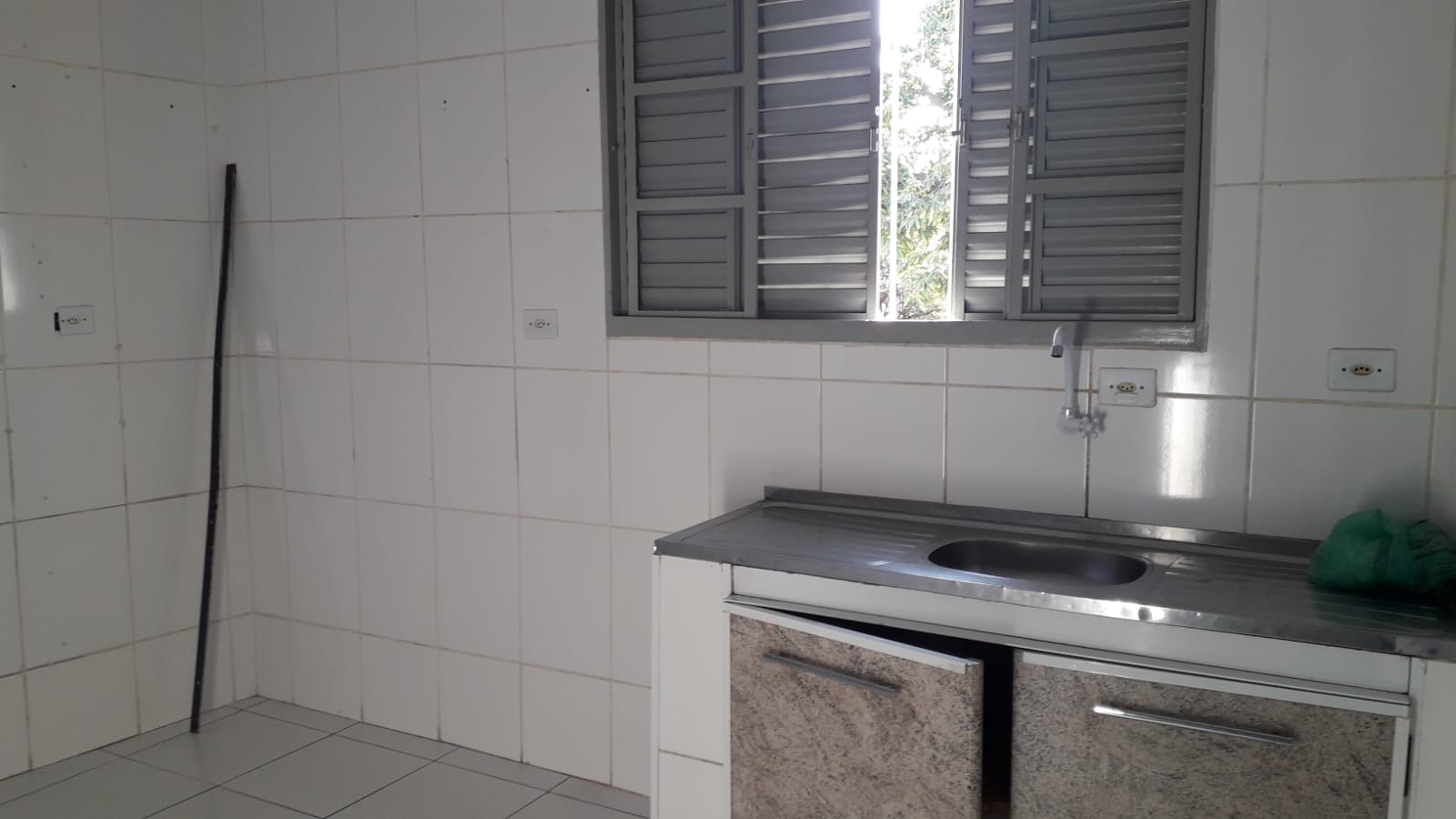 PRÉDIO COMERCIAL 