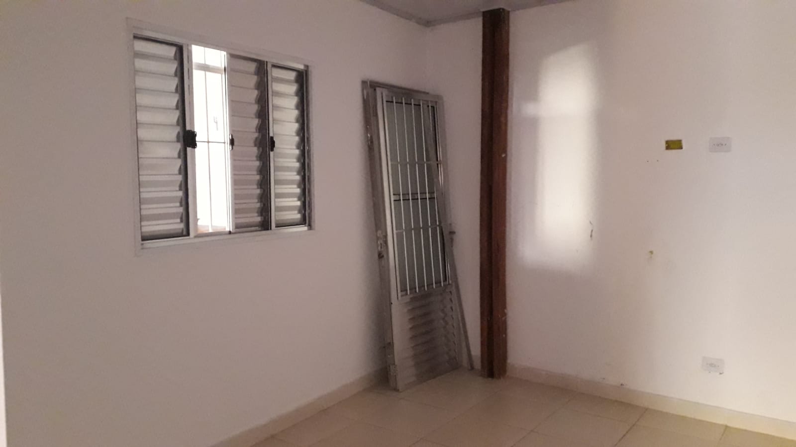 PRÉDIO COMERCIAL 