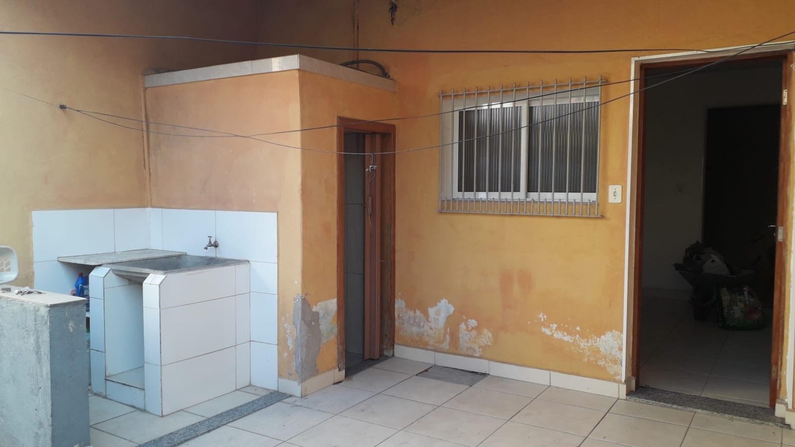 PRÉDIO COMERCIAL 