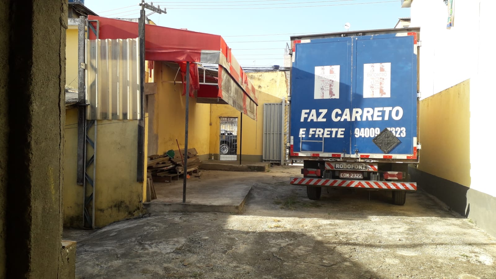 PRÉDIO COMERCIAL 