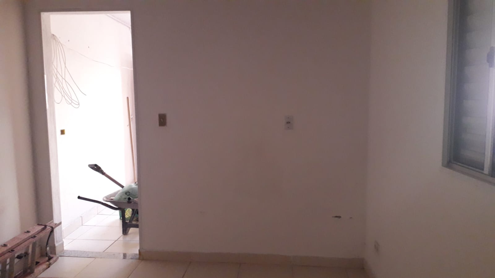 PRÉDIO COMERCIAL 