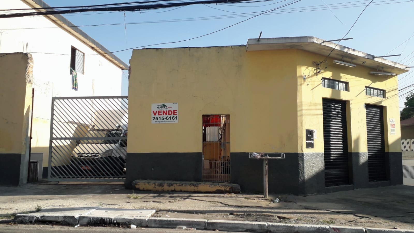PRÉDIO COMERCIAL 