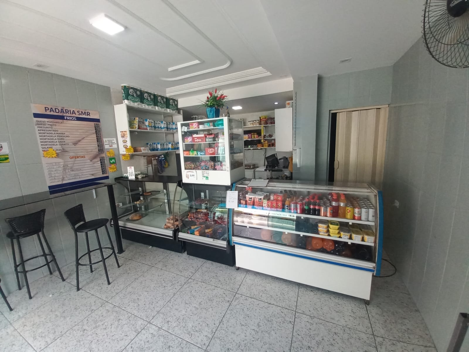 À Venda: Imóvel Ideal para Sua Família e Negócio!