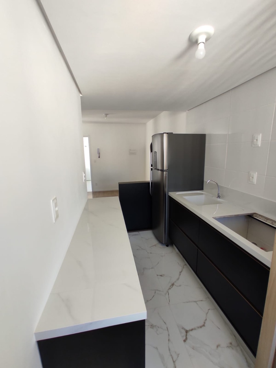 Excelente Apto a venda, com Acabamento Superior que foi entregue pela construtora!!  Porcelanato de 1⁰ linha cozinha e banheiro, com móveis planejados por uma das empresas mais conceituadas no ramo moveleiro. 
