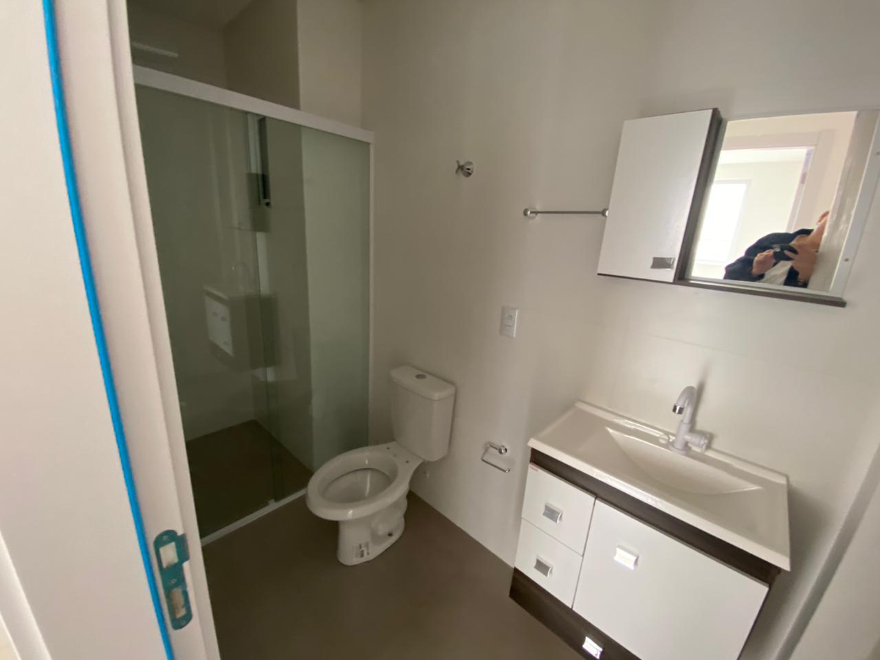 APARTAMENTO TÉRREO DE FRENTE SEMI MOBILIADO DE FRENTE PARA LOCAÇÃO ANUAL