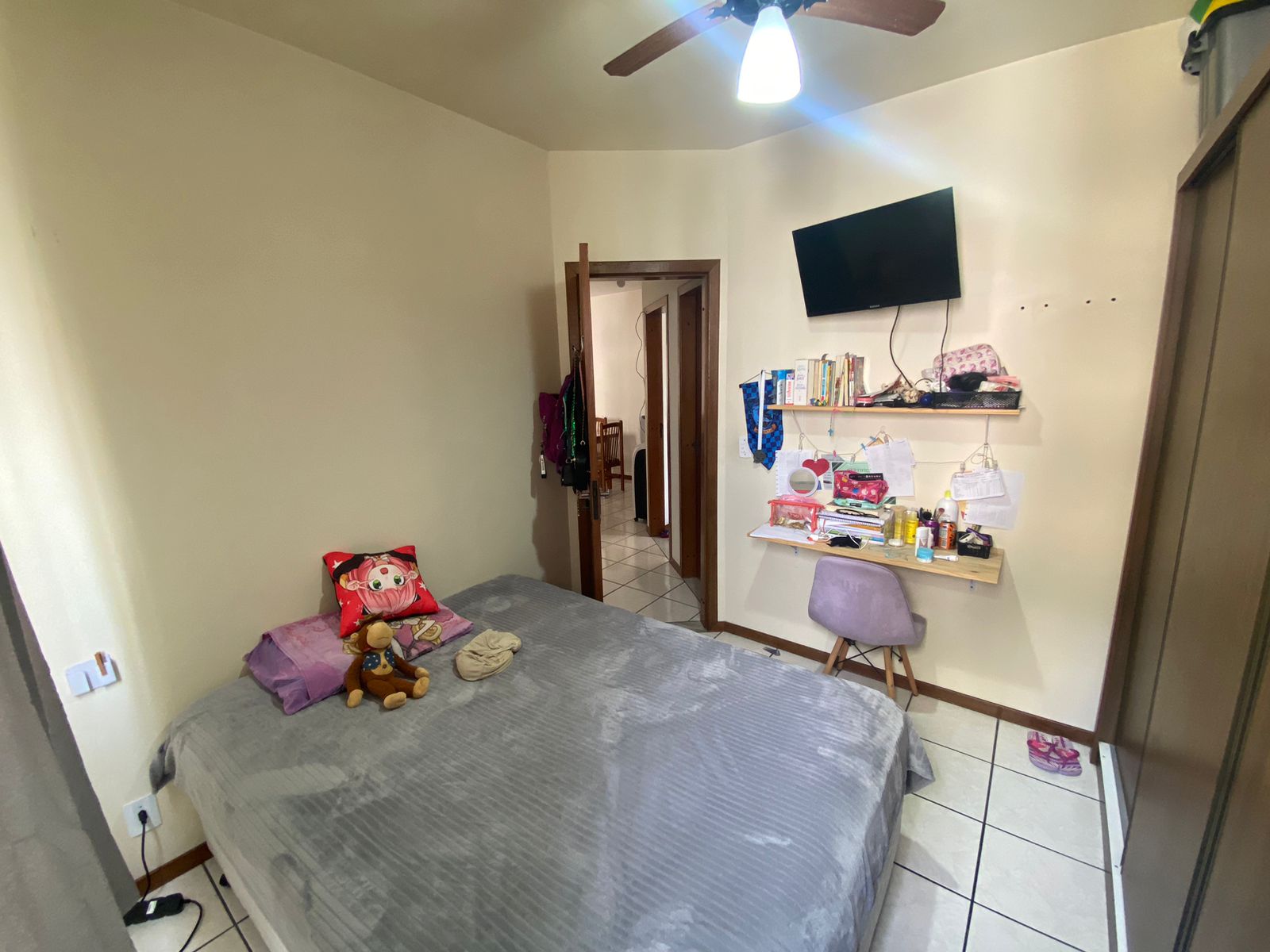 APARTAMENTO A VENDA PARA INVESTIR COM SACADA COM CHURRASQUEIRA EM RUA RETA AO MAR