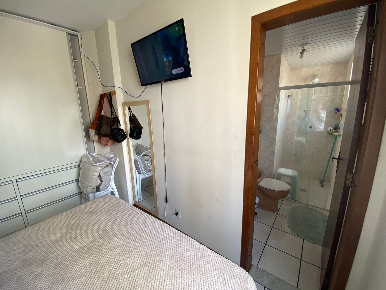 APARTAMENTO A VENDA PARA INVESTIR COM SACADA COM CHURRASQUEIRA EM RUA RETA AO MAR