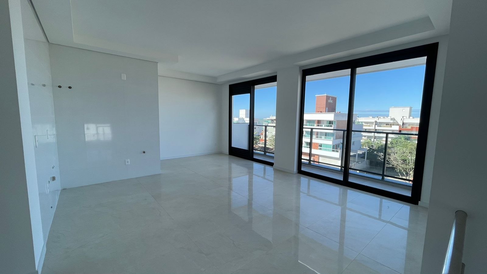 DUPLEX À VENDA NA PRAIA DE MARISCAL EM BOMBINHAS