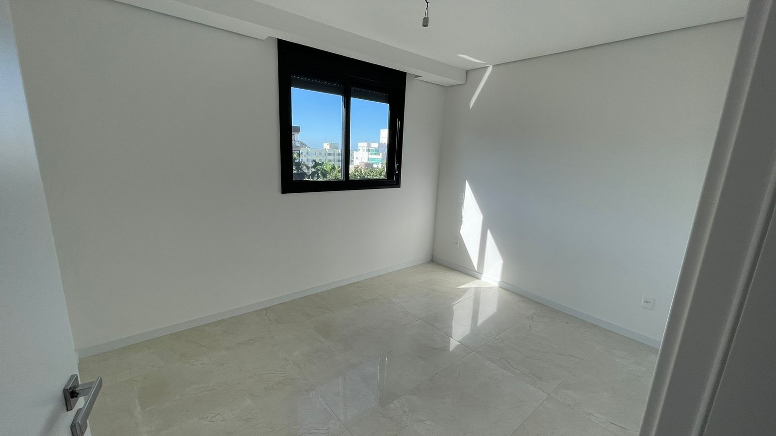 DUPLEX À VENDA NA PRAIA DE MARISCAL EM BOMBINHAS