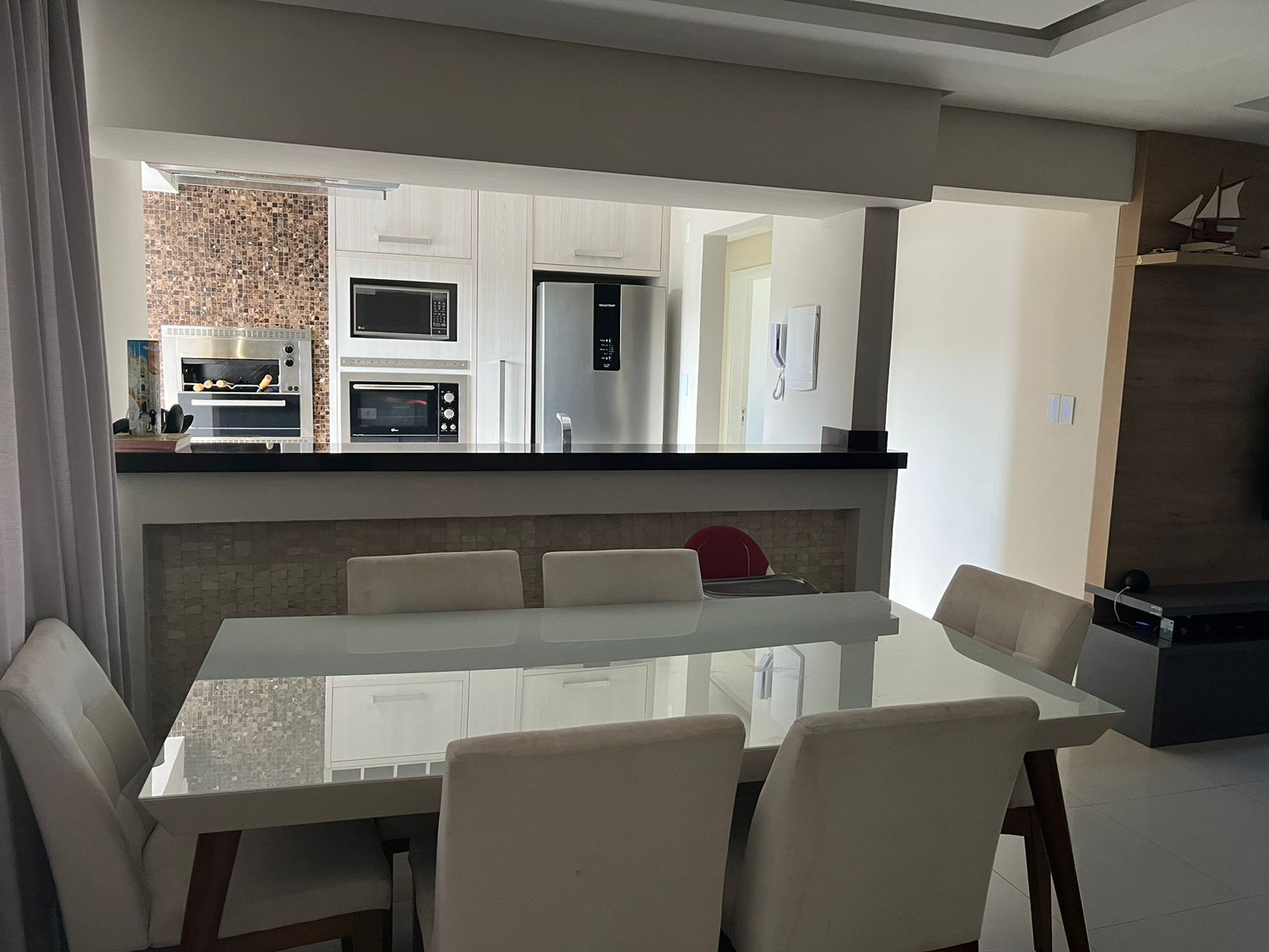 APARTAMENTO REFORMADO E MOBILIADO NO PIONEIROS PARA VENDA