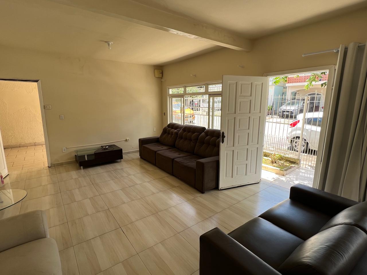 CASA COMERCIAL COM 400m2 PARA LOCAÇÃO ANUAL