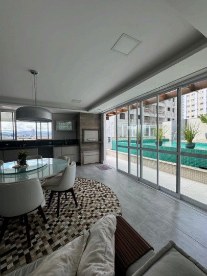 DIFERENCIADO COM TERRAÇO, PISCINA PRIVATIVA E HIDROMASSAGEM A VENDA EM BC