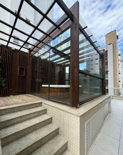 DIFERENCIADO COM TERRAÇO, PISCINA PRIVATIVA E HIDROMASSAGEM A VENDA EM BC