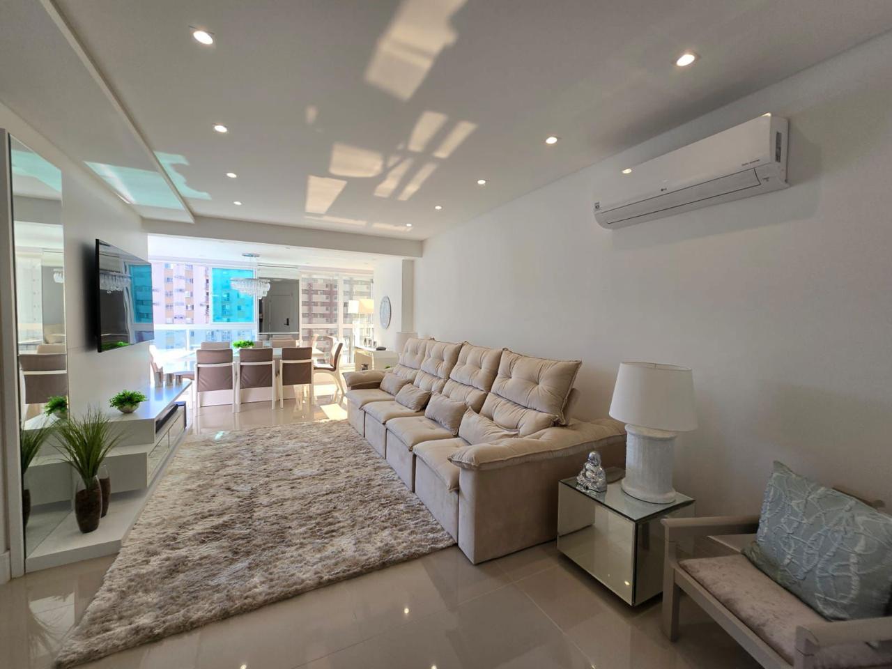 APARTAMAMENTO MOBILIADO COM 3 DORMITÓRIOS A VENDA E COM ÁREA DE LAZER 