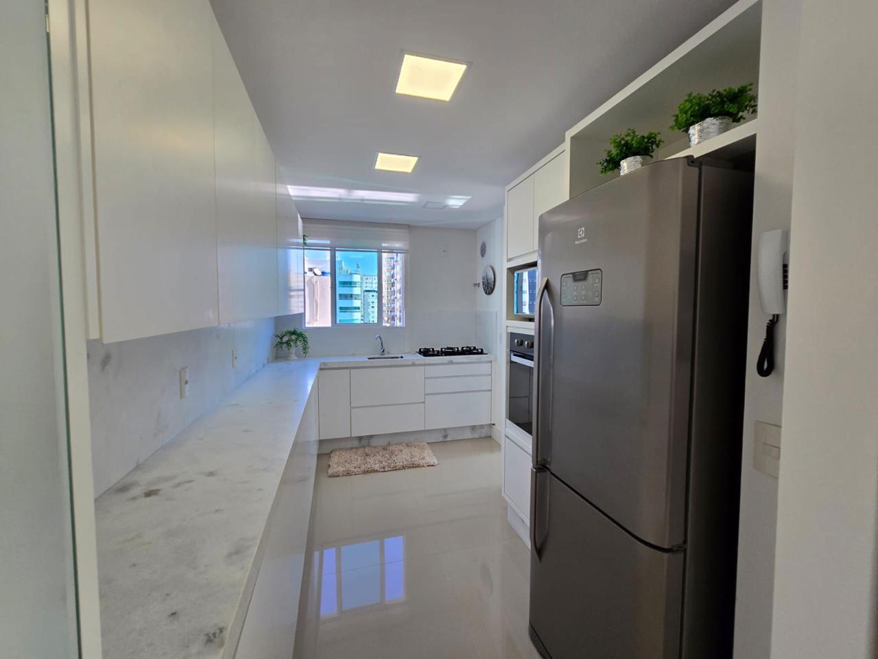 APARTAMAMENTO MOBILIADO COM 3 DORMITÓRIOS A VENDA E COM ÁREA DE LAZER 