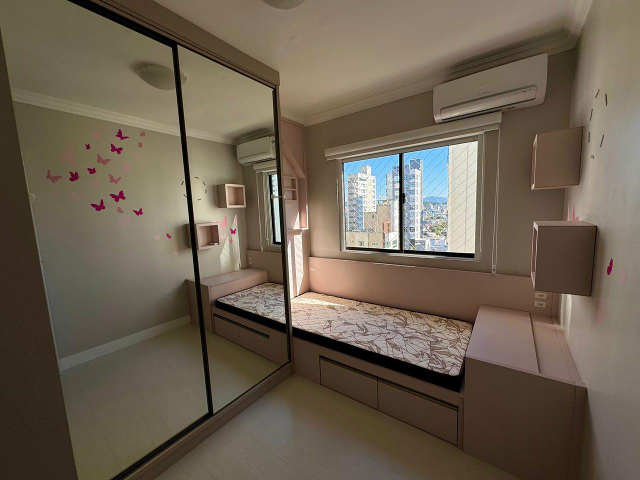 APARTAMENTO COM 3 DORMITÓRIOS MOBILIADO A VENDA 