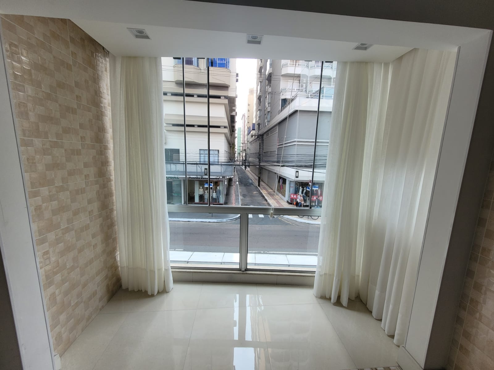 APARTAMENTO COM VISTA PARA AVENIDA BRASIL COM 3 DORMITÓRIOS