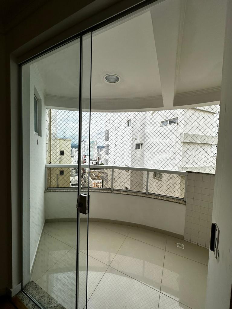APARTAMENTO SEM MÓVEIS PARA VENDA EM RUA QUADRA MAR EM BALNEÁRIO CAMBORIÚ 