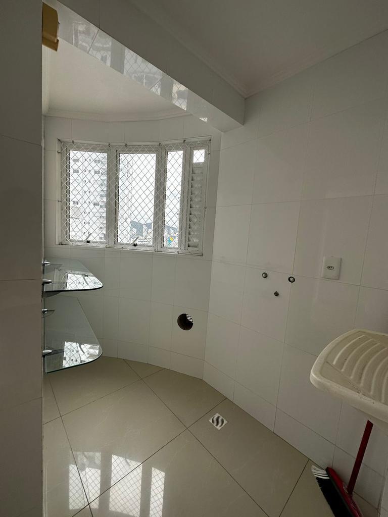 APARTAMENTO SEM MÓVEIS PARA VENDA EM RUA QUADRA MAR EM BALNEÁRIO CAMBORIÚ 
