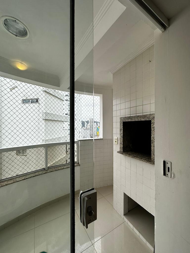 APARTAMENTO SEM MÓVEIS PARA VENDA EM RUA QUADRA MAR EM BALNEÁRIO CAMBORIÚ 