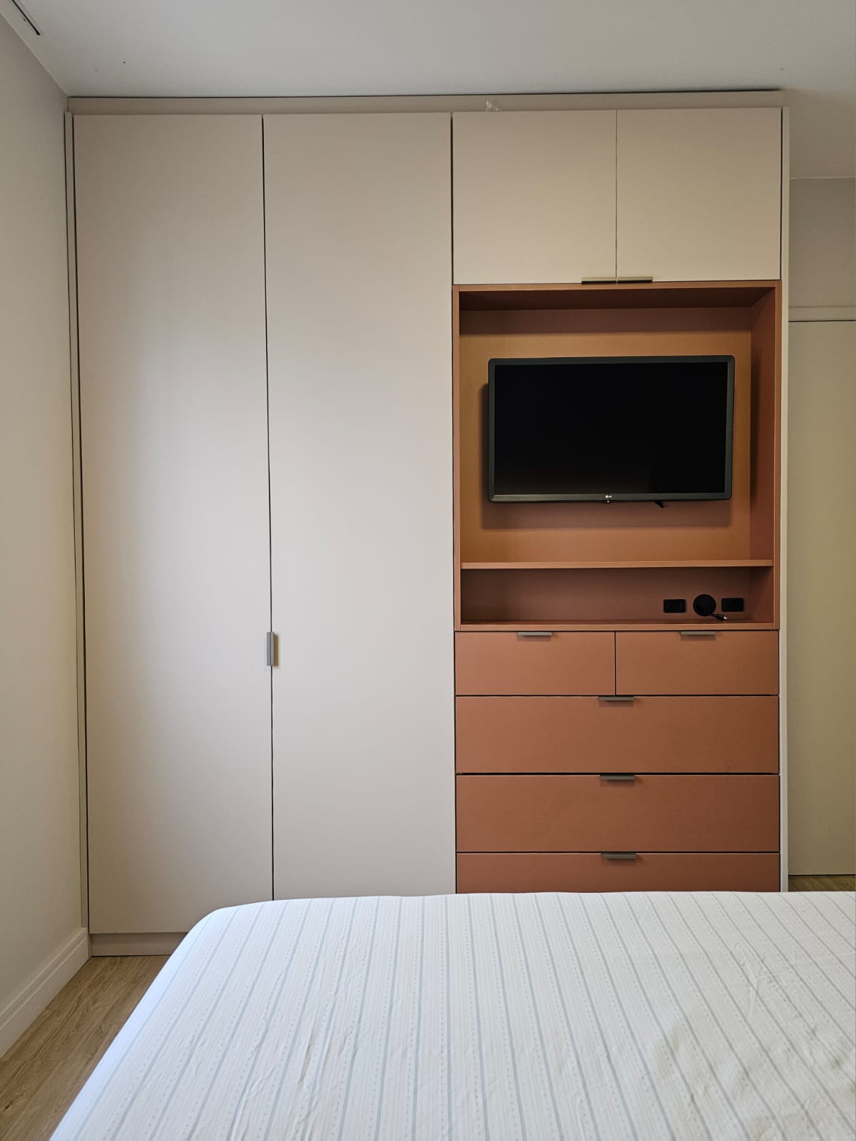EXCELENTE APARTAMENTO MOBILIADO FINAMENTE PARA VENDA 