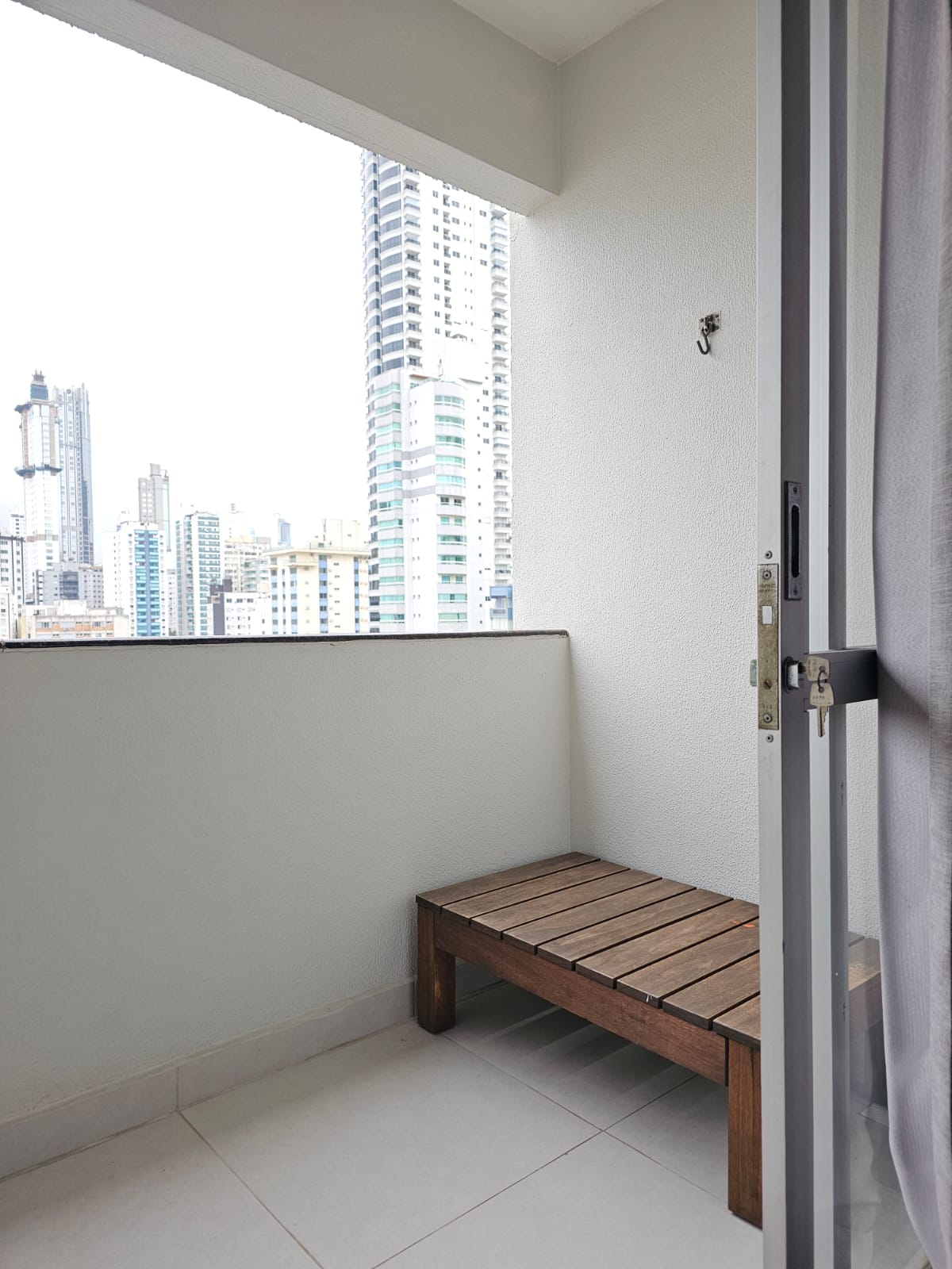 EXCELENTE APARTAMENTO MOBILIADO FINAMENTE PARA VENDA 