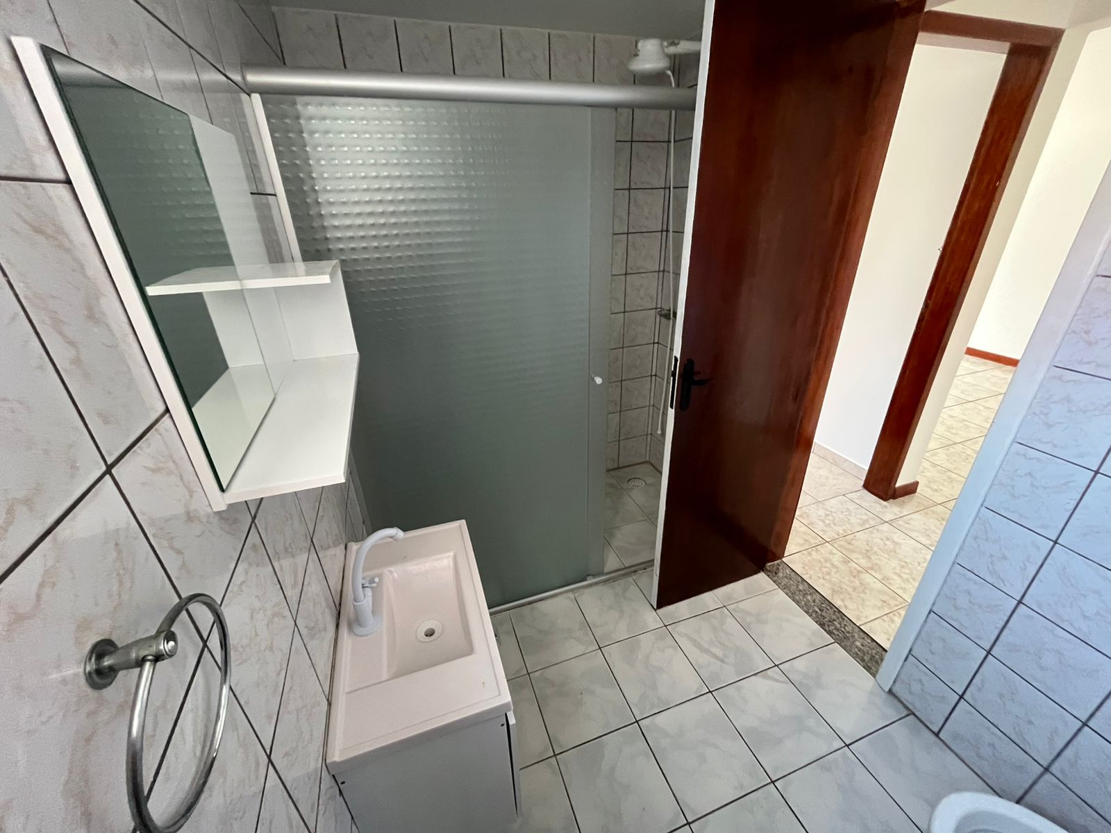 APARTAMENTO DE FRENTE PARA A AVENIDA CENTRAL A VENDA