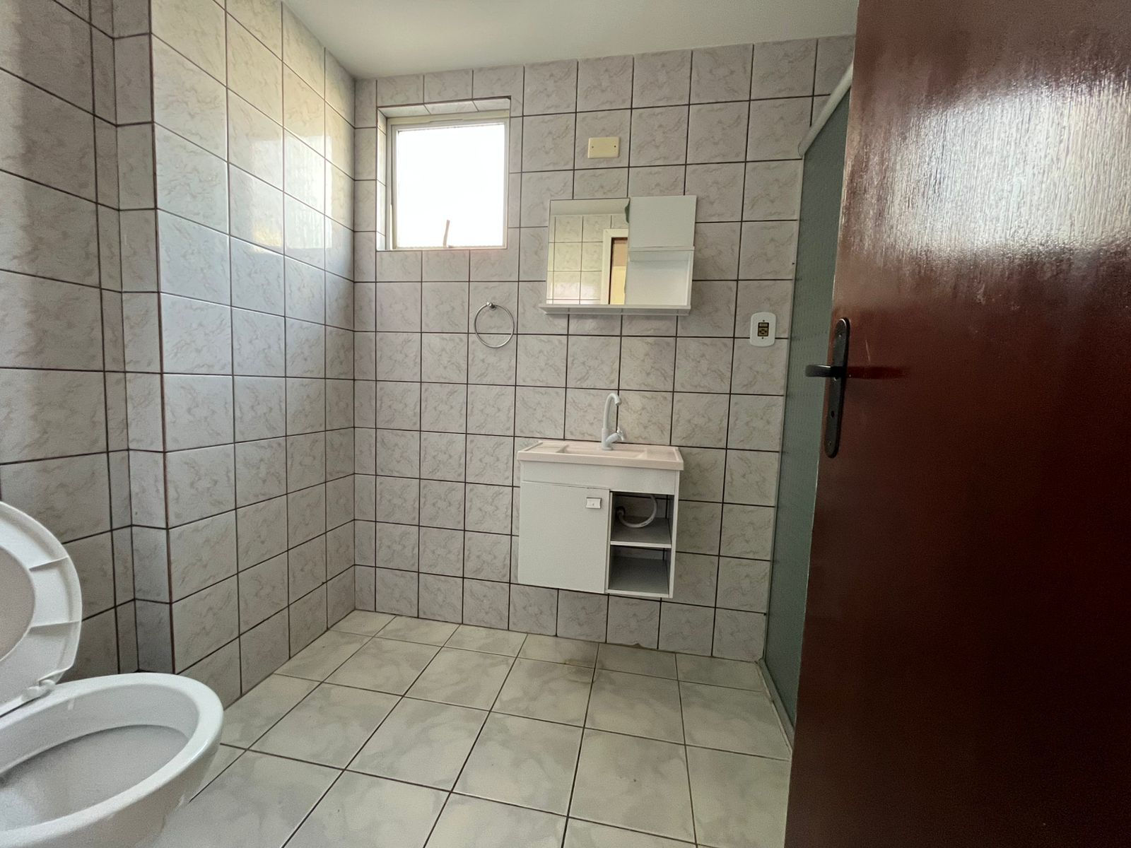 APARTAMENTO DE FRENTE PARA A AVENIDA CENTRAL A VENDA