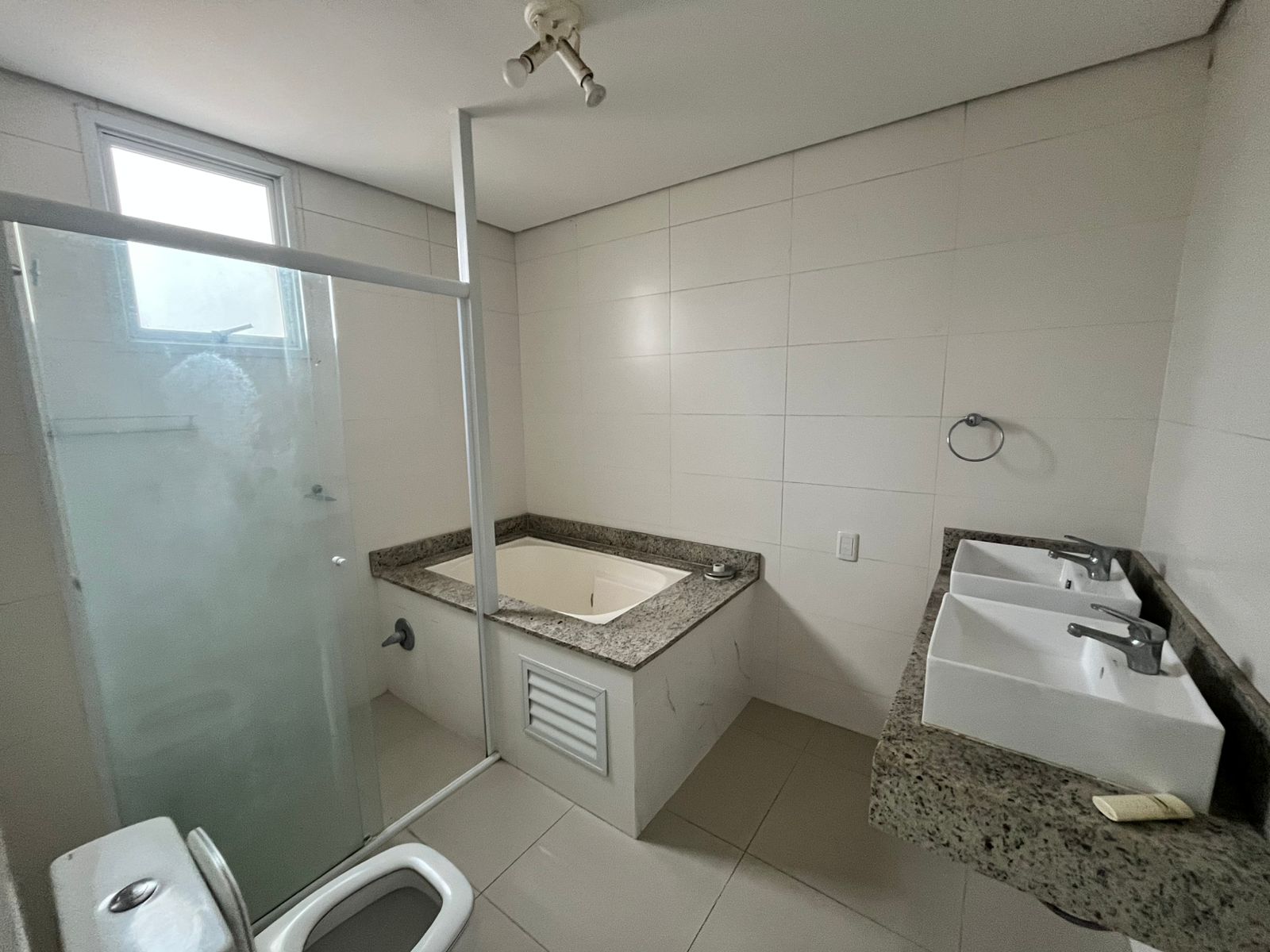 COBERTURA DUPLEX NA AVENIDA CENTRAL